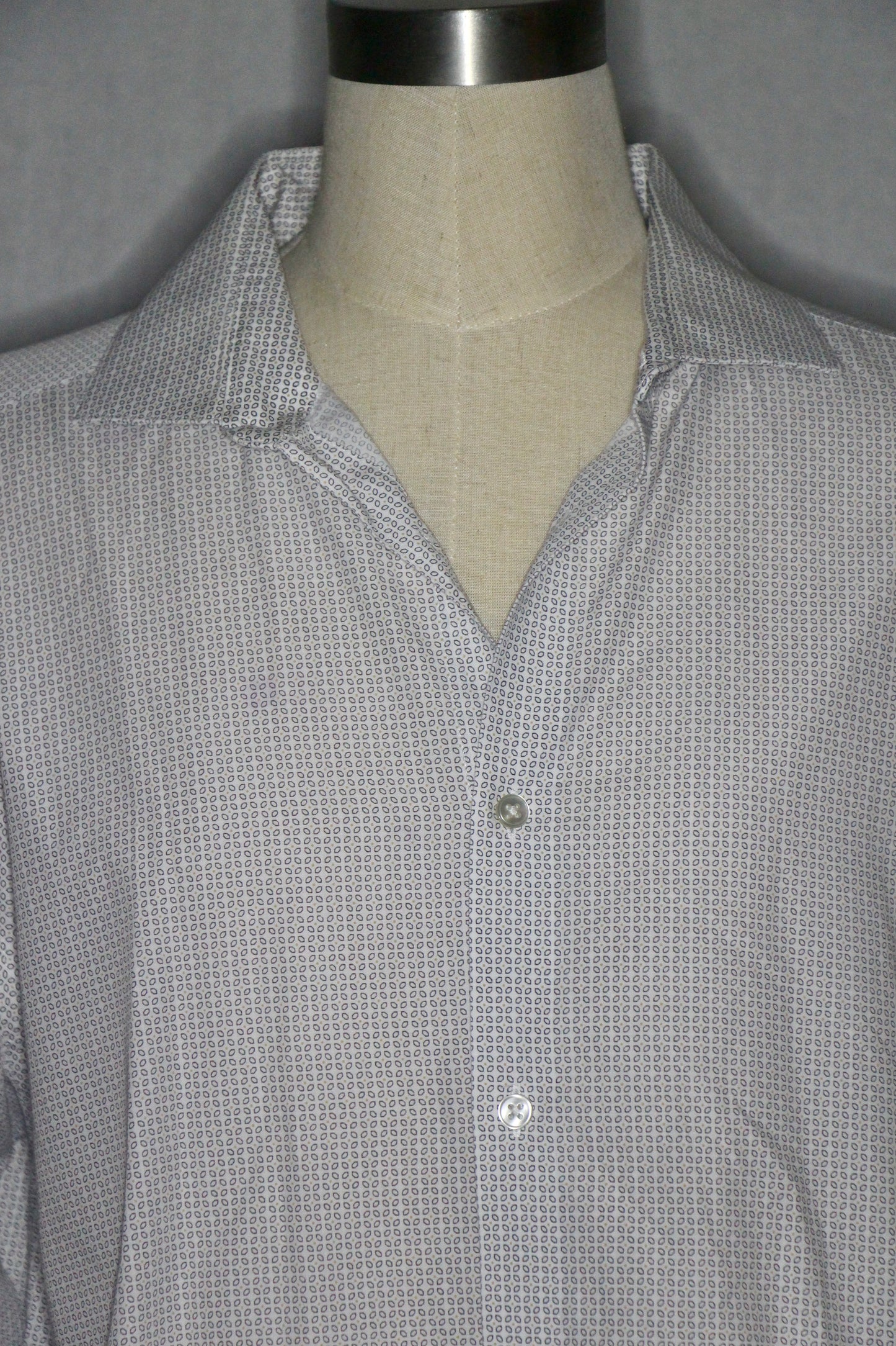 Calvin Klein Men's Grey Patterned Shirt